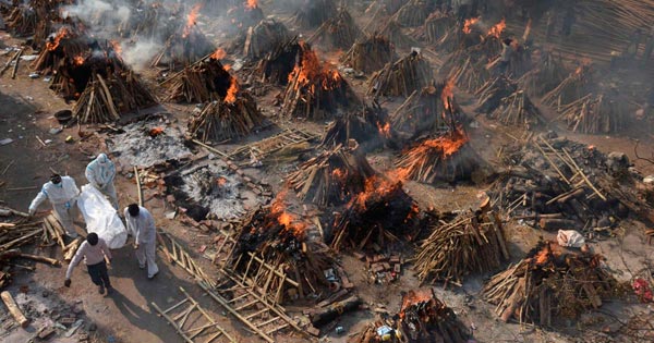 Indien Leichen verbrennen